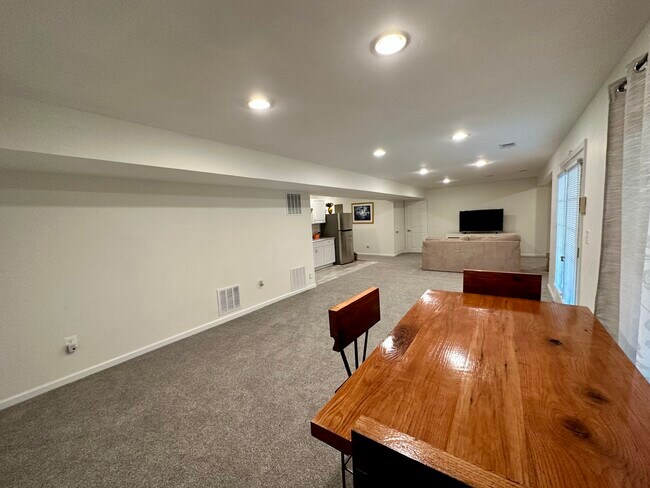 Building Photo - 44024 Pandora Ct