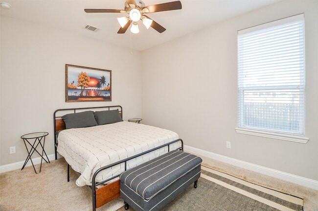 Foto del edificio - 1223 W 19th St