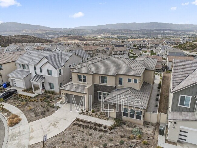 Foto del edificio - 28649 Windbreak Tr