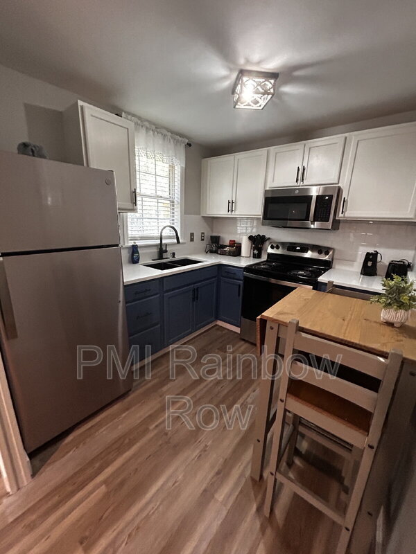 Photo - 144 Williman Street Apartment