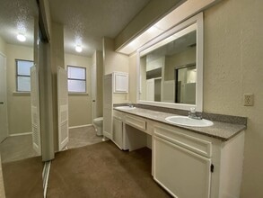 Building Photo - 10531 Golden Meadow Dr