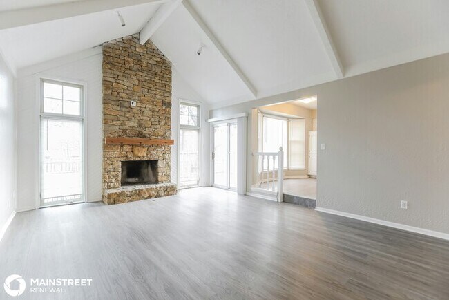 Building Photo - 3915 SW Regatta Dr