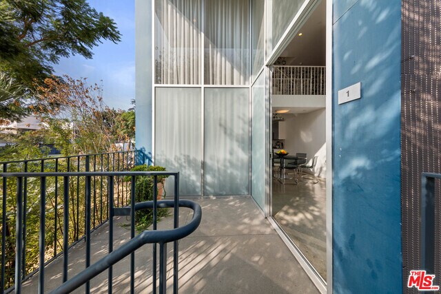 Building Photo - 7917 Willoughby Ave
