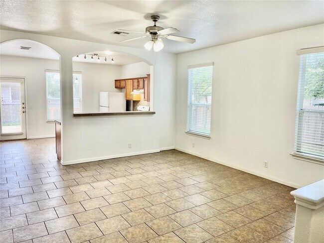 Building Photo - 2419 Allred Dr