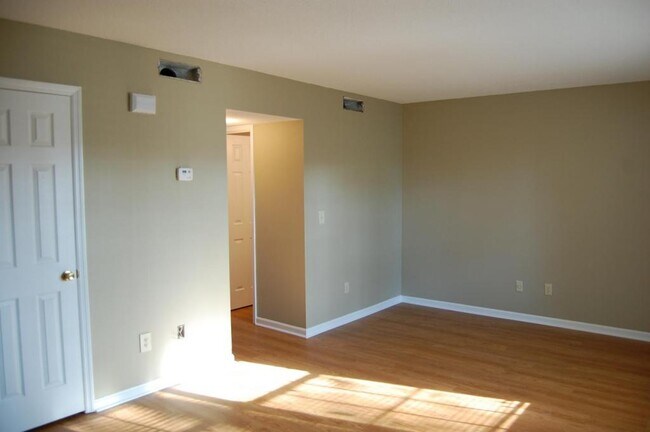 Building Photo - 1454 Nantahala Blvd