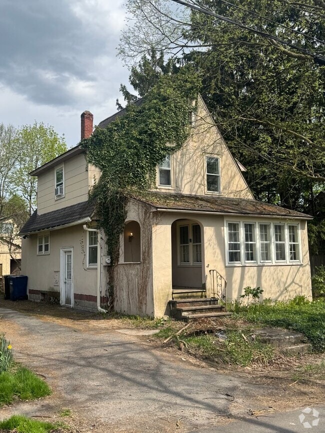 Building Photo - 145 Ruth Ave