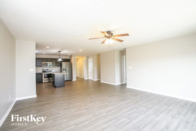 Foto del edificio - 5846 Wintersweet Ln