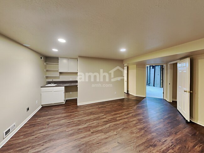 Building Photo - 726 E Hundley Haven Cir