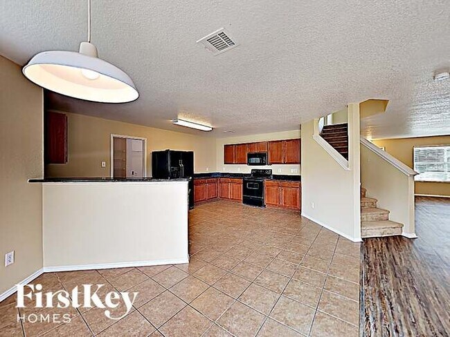 Building Photo - 7161 Kickapoo Dr
