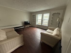 Building Photo - 312 Laurens St