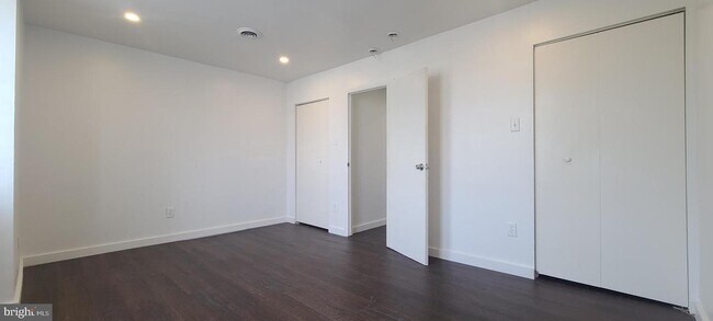 Building Photo - 435 N 33rd St