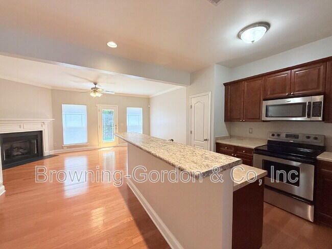 Foto del edificio - 1057 Woodbury Falls Dr