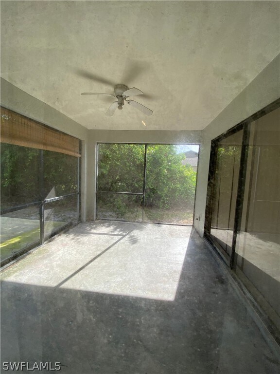 Foto del edificio - 7431-7433 Garry Rd