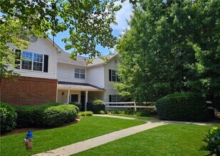 Building Photo - 210 Spring Heights Ln