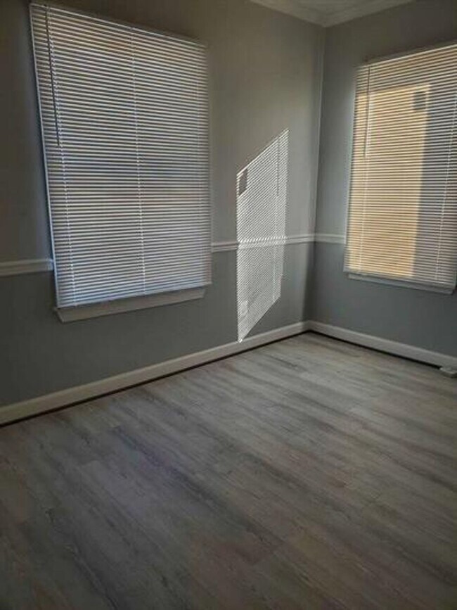 Foto del edificio - 3617 Springdale Ave
