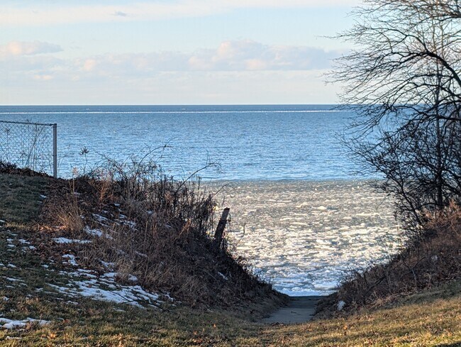 Foto del edificio - 5165 E Lake Rd