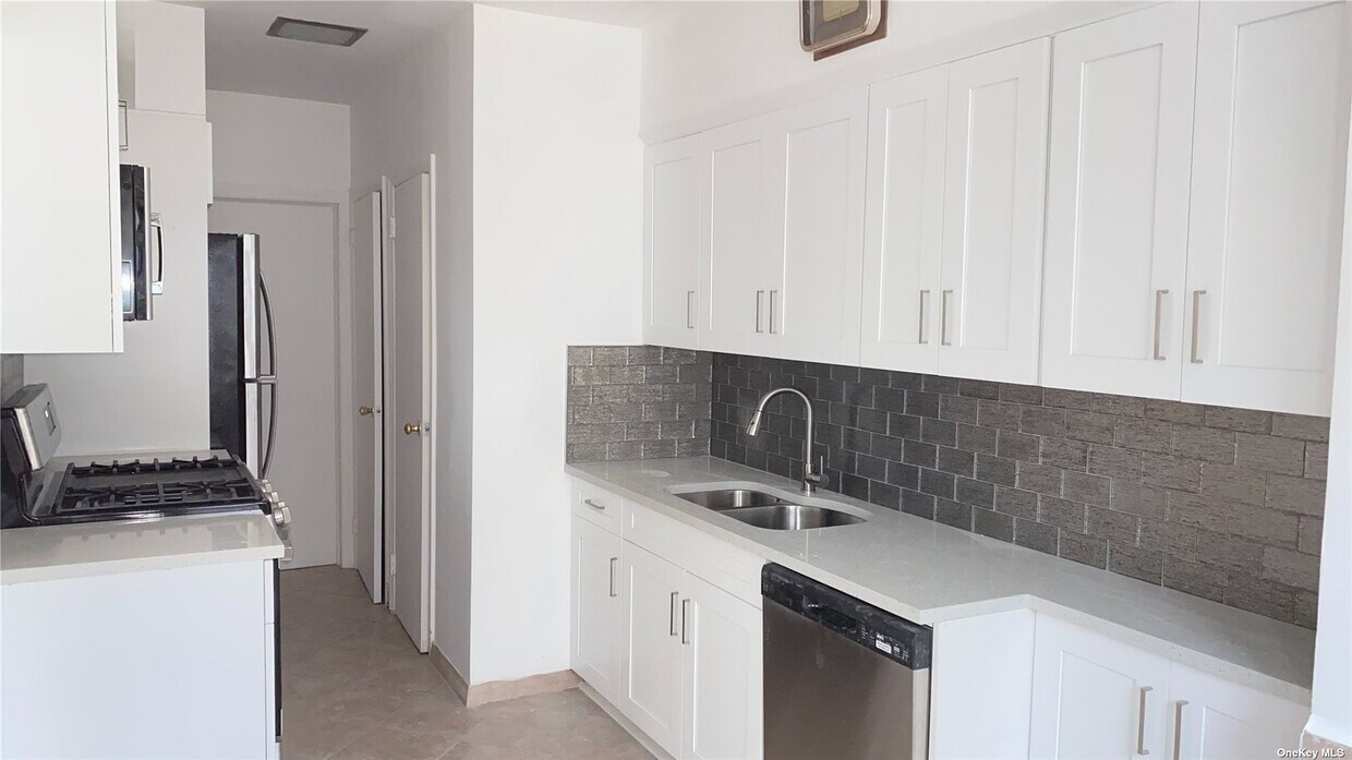 Primary Photo - 108-30 65th Rd