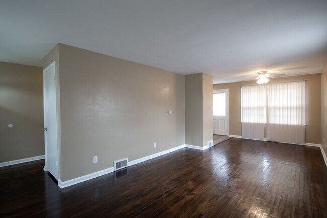 Foto del edificio - 3101 Medford Ave