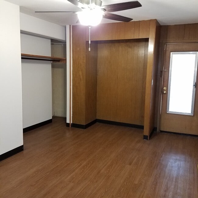 Building Photo - Great Location at a Great Price! 1BR/1BA W...