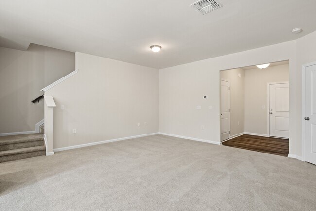 Foto del edificio - 717 Ambrose Hl Ln