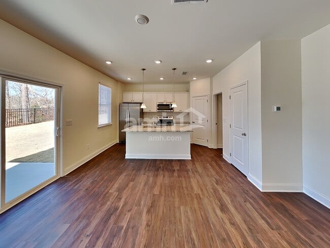 Foto del edificio - 5963 Sycamore Pl St