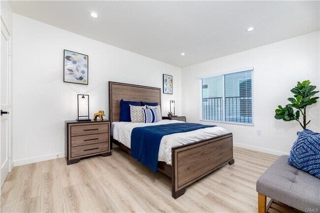 Building Photo - 14349 Emelita Street, Los Angeles, CA 9140...