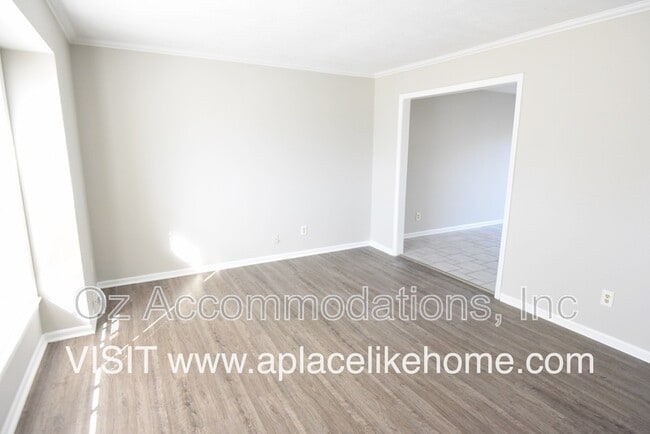 Building Photo - 16604 W 142nd Cir
