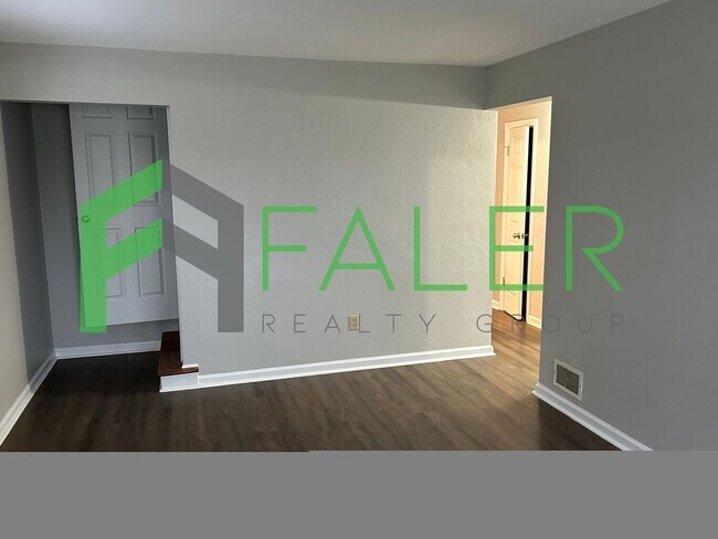Building Photo - Charming Cape Cod - 4 bedrooms!