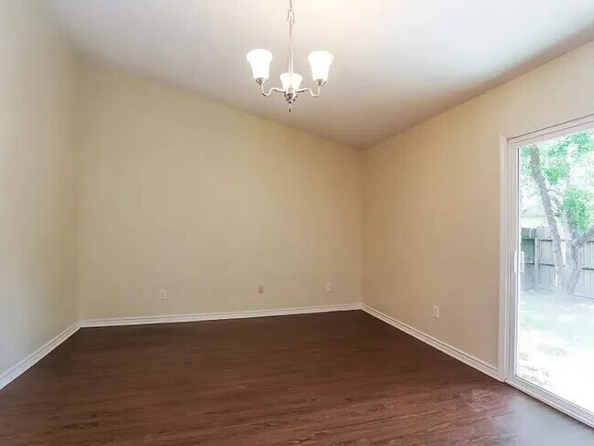 Foto del edificio - 19923 Rustic Lake Ln