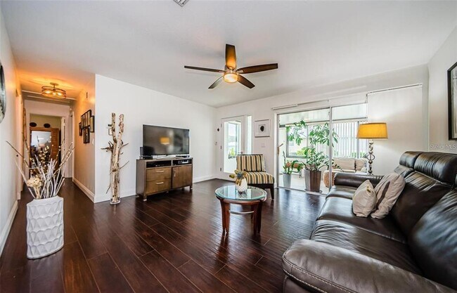 Foto del edificio - 2739 Sherbrooke Ln
