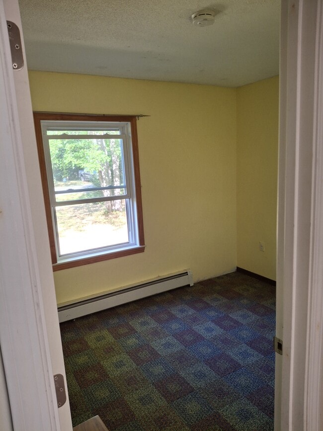 Building Photo - 39 Pine Grove Ave