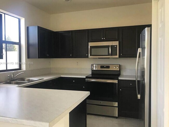 Foto del edificio - 10401 W 32nd Ln