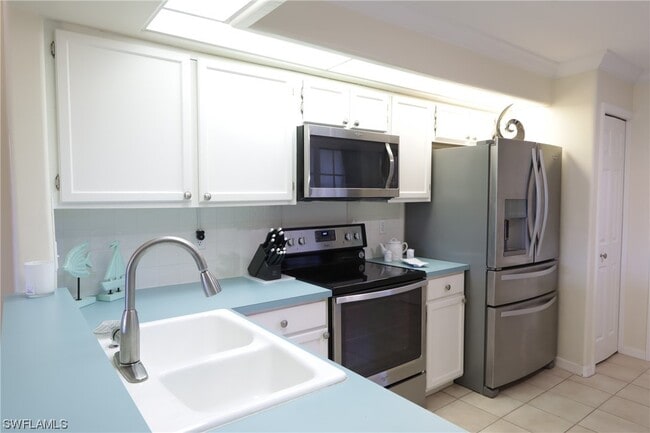 Building Photo - 13000 Amberley Ct