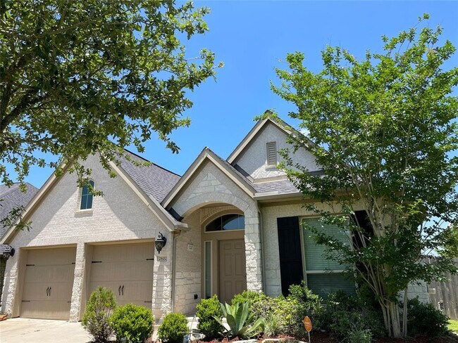 Building Photo - 2802 Naples Park Ln