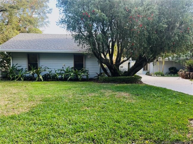 Building Photo - 8 Kingston Ct