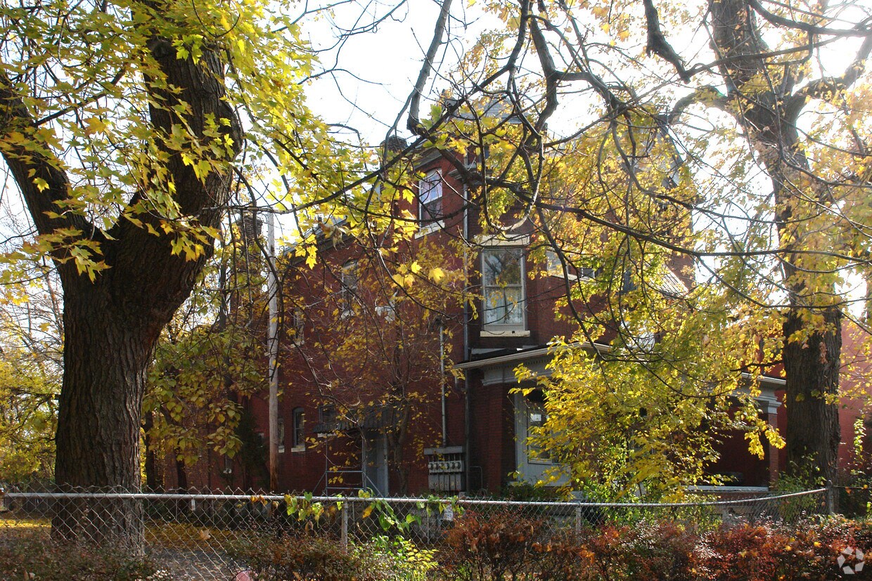 Foto del edificio - 1121 Garvin Pl