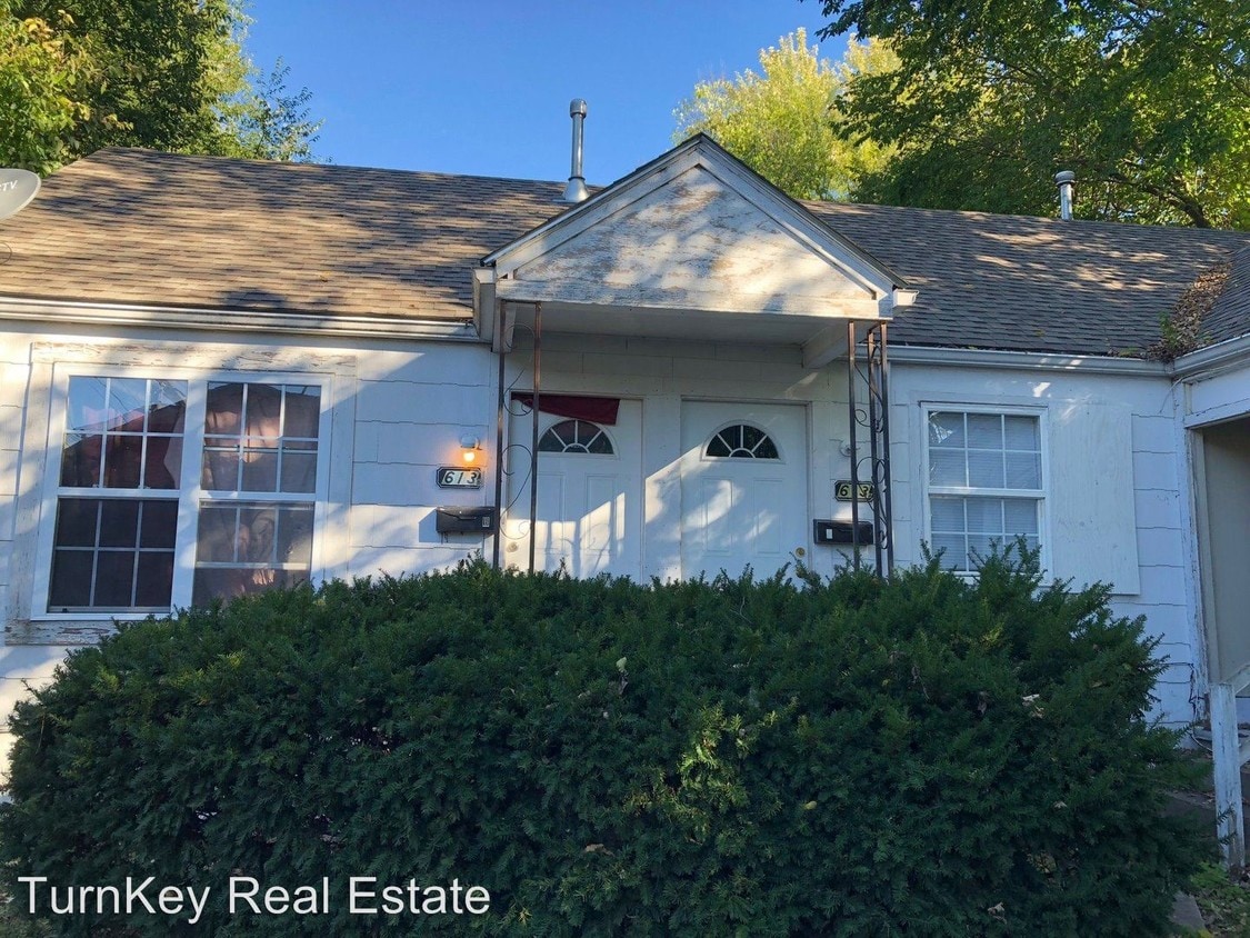 613 W Madison St, Springfield, MO 65806 Room for Rent in Springfield