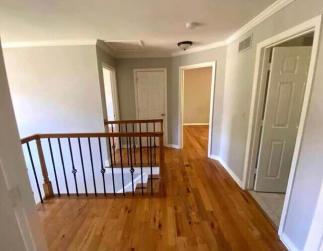 Foto del edificio - 1445 Shiloh Trail East NW