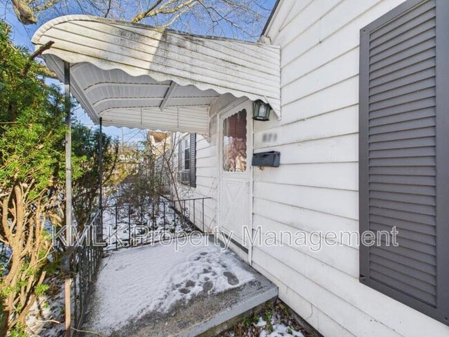 Foto del edificio - 871 Kennebec Ave