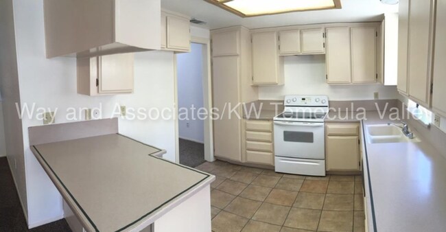 Foto del edificio - 23514 Little Creek Dr Canyon Lake, CA 92587