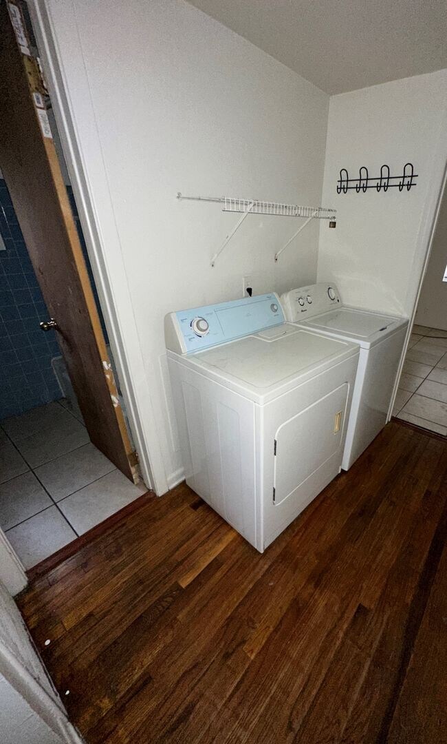 Foto del edificio - 4 bed 2 bath House- Walk to Doak Campbell Stadium!! Available August 2026!