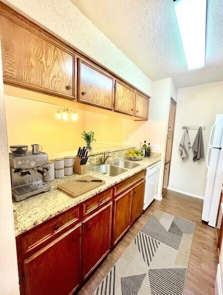 Foto del edificio - 10616 Mellow Ln