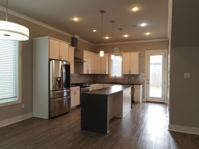 Building Photo - 6937 Kodiak Dr