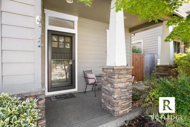 Building Photo - STUNNING 4 Bed/3.5 Bath Home in Talent!!!