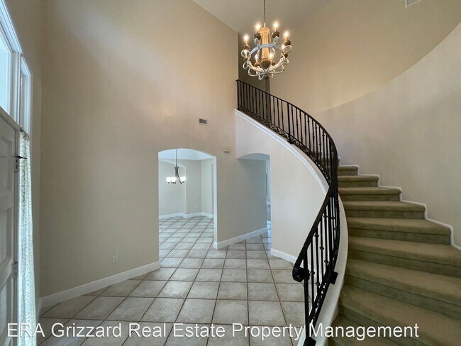 Building Photo - 3 br, 2 bath House - 6929 Lake View Dr.