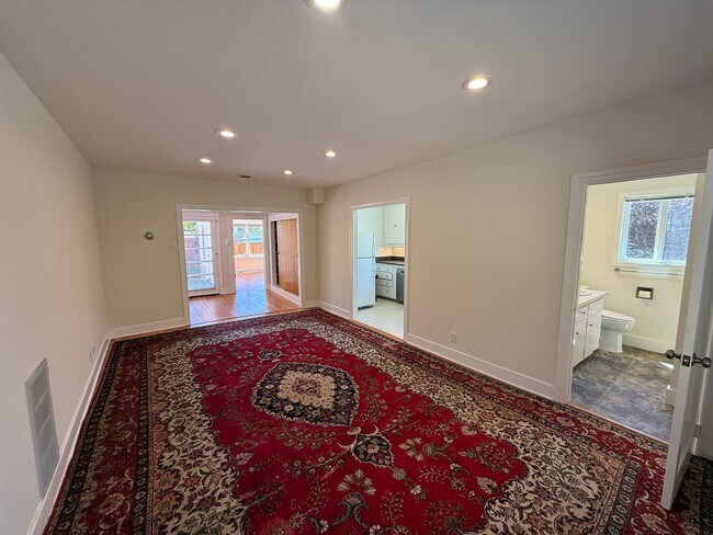 Foto del edificio - SPACIOUS 2BR/2BA + BONUS ROOM HOME WITH PRIVATE PATIO IN HISTORIC SAN QUENTIN VILLAGE