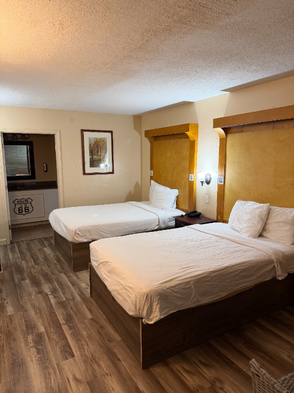 Foto del edificio - 625 E St Joseph St