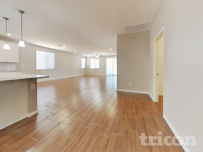 Foto del edificio - 17852 W Daley Ln
