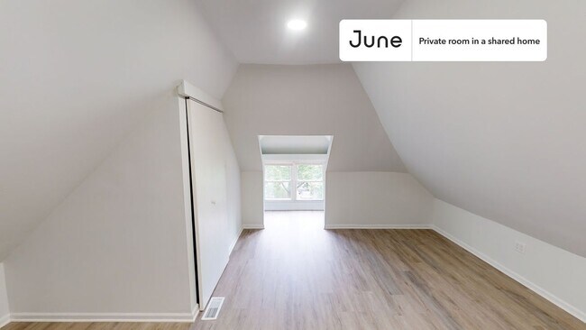 Foto del edificio - Room in Shared 4 bed/2 bath home