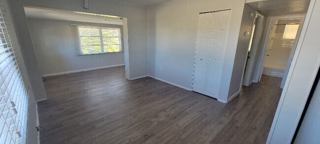 Foto del edificio - 8103 Agress Ave